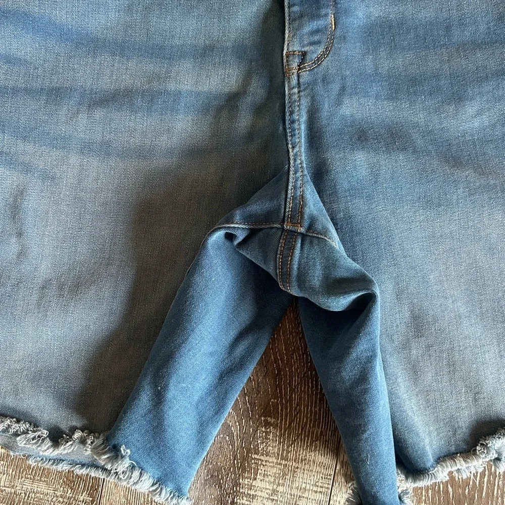 Nine West Women’s Bermuda Mid Rise Denim Jean Shorts Size 28 - Picture 7 of 10